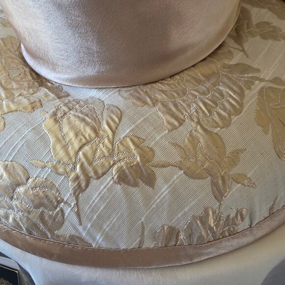 NWT Champagne Italy gold‎ and creme hat with matching purse main image 4